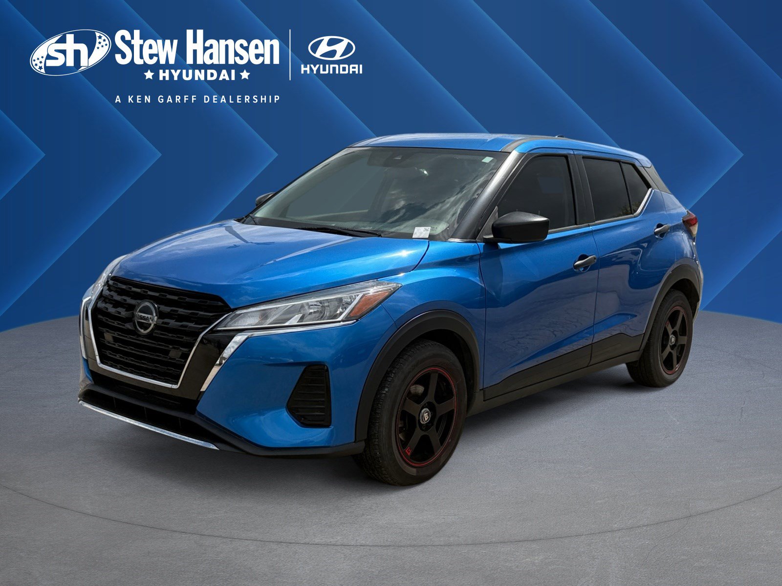 Used 2021 Nissan Kicks S image 1