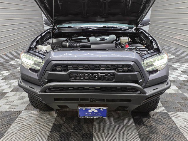 Used 2020 Toyota Tacoma TRD Off-Road AWD/4WD image 36
