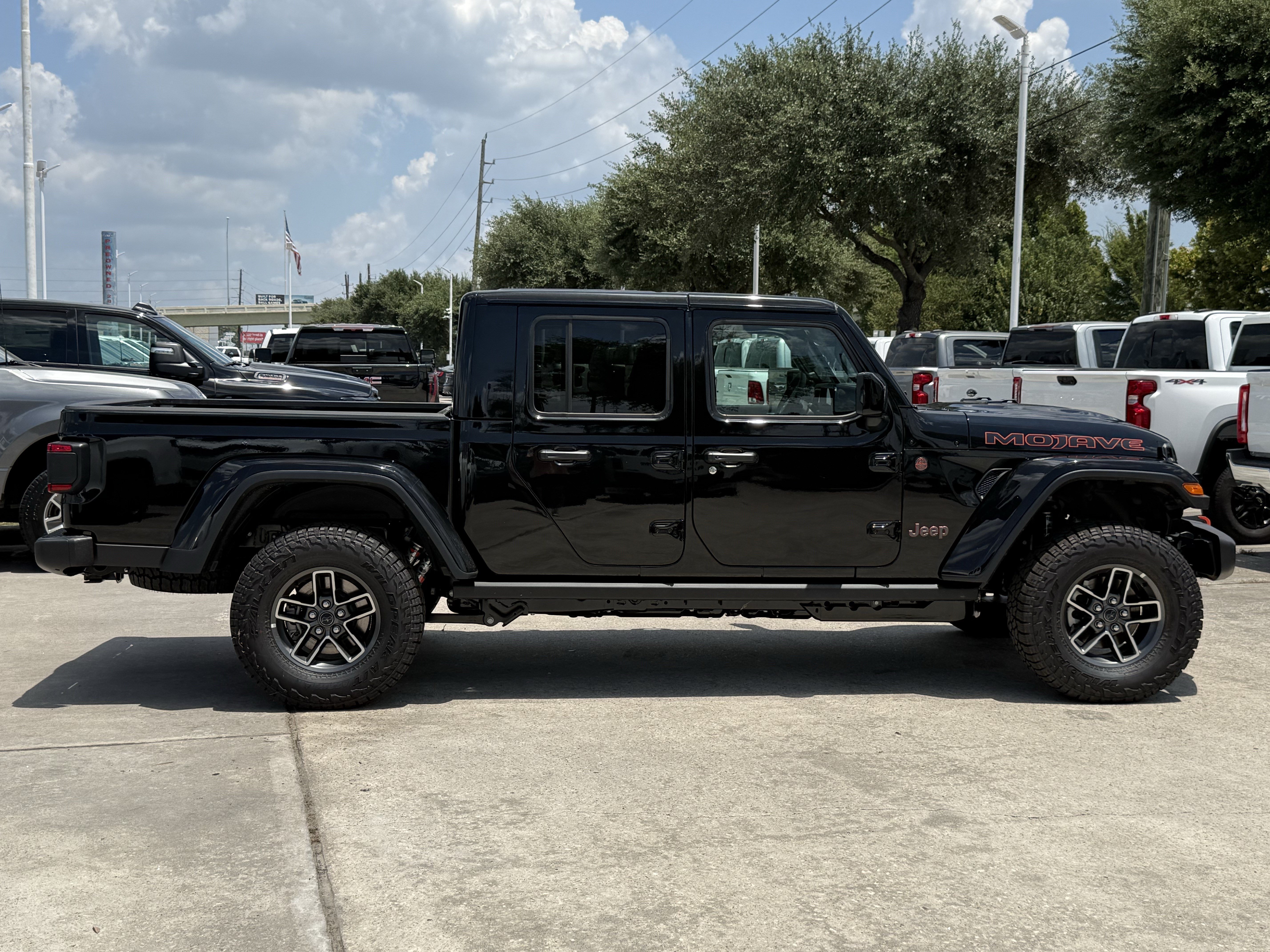 New 2026 Jeep Gladiator Mojave AWD/4WD image 3