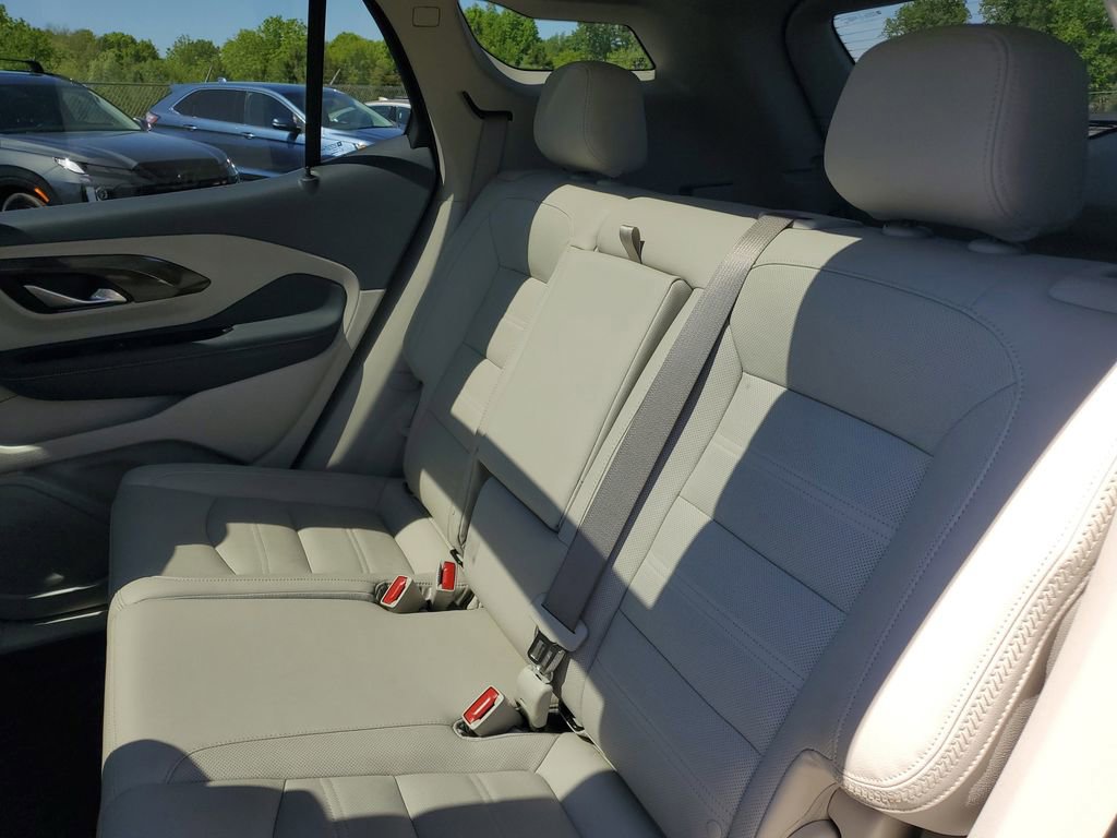 Used 2022 GMC Terrain Denali w/ Denali Premium Package AWD/4WD image 30