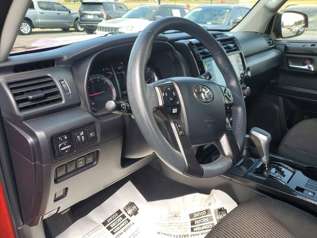 Used 2022 Toyota 4Runner TRD Off-Road AWD/4WD image 17