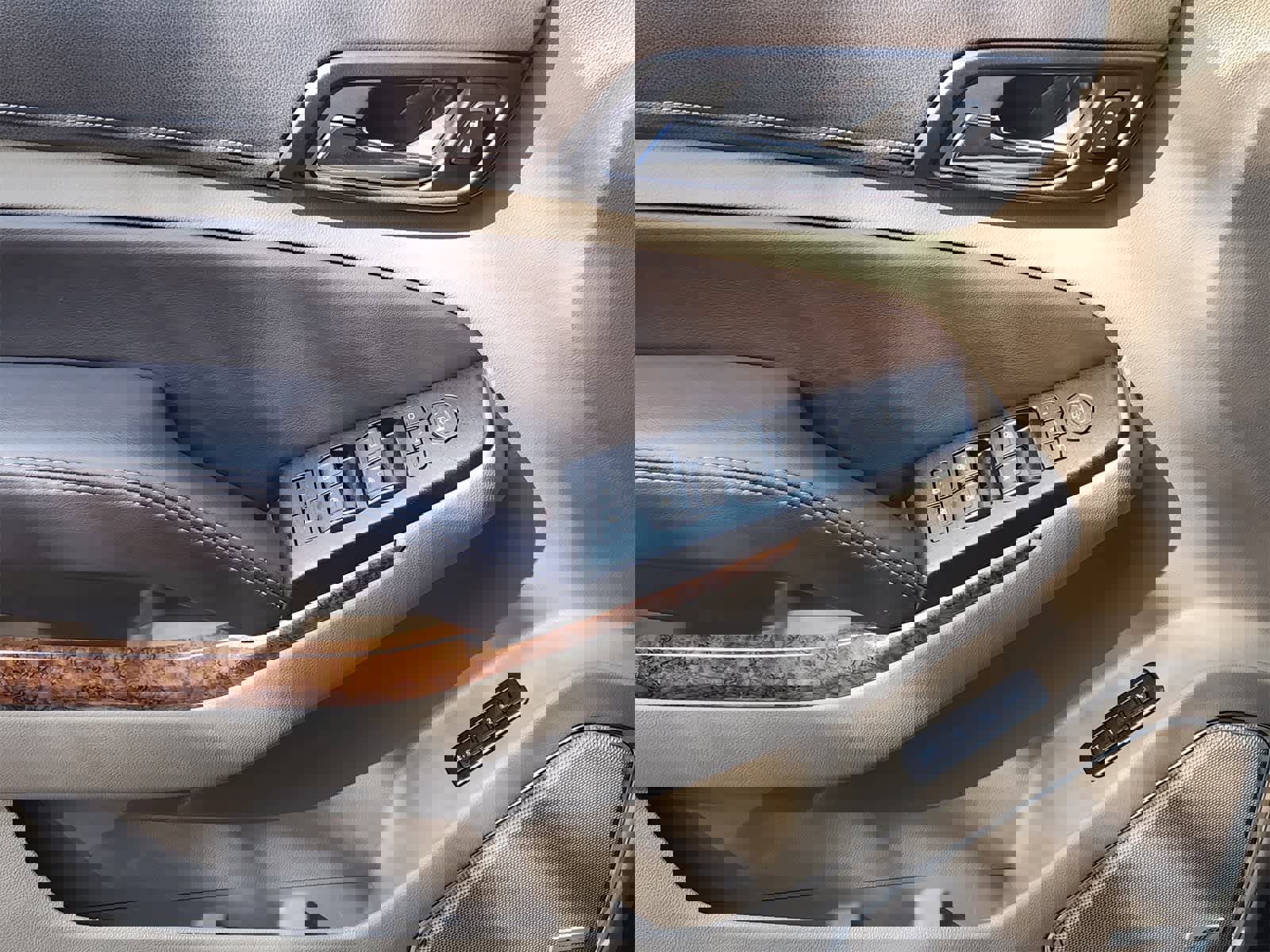 Used 2018 Chevrolet Tahoe Premier image 23