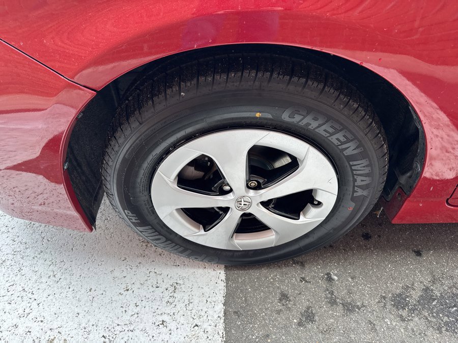 Used 2015 Toyota Prius Two image 11