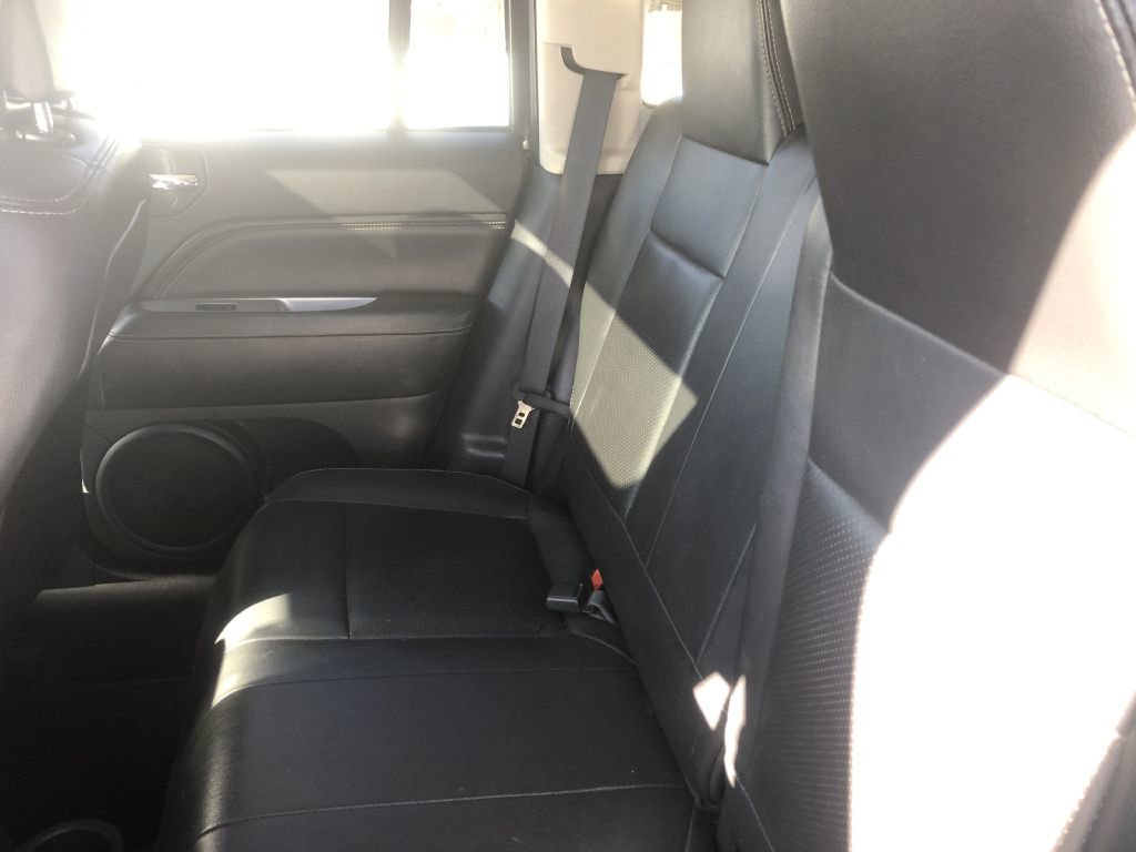 Used 2016 Jeep Compass High Altitude image 23