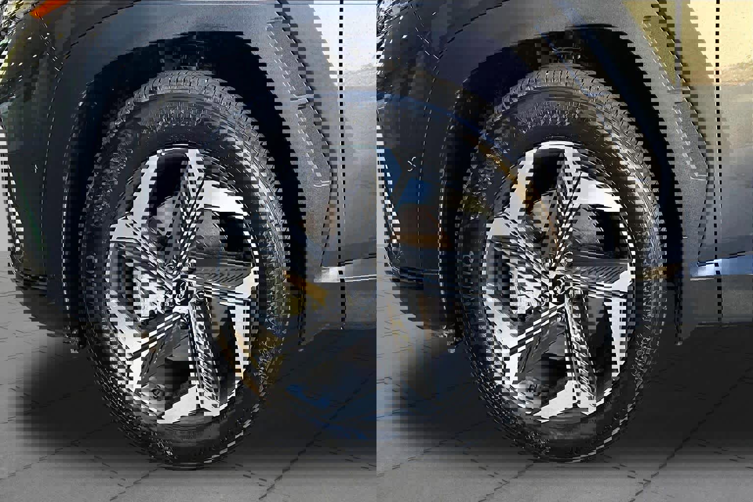 Used 2023 Hyundai Tucson Limited FWD image 10