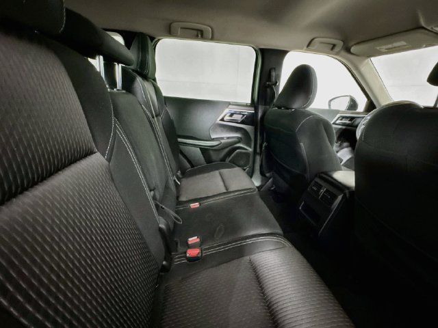Used 2022 Mitsubishi Outlander ES FWD image 24
