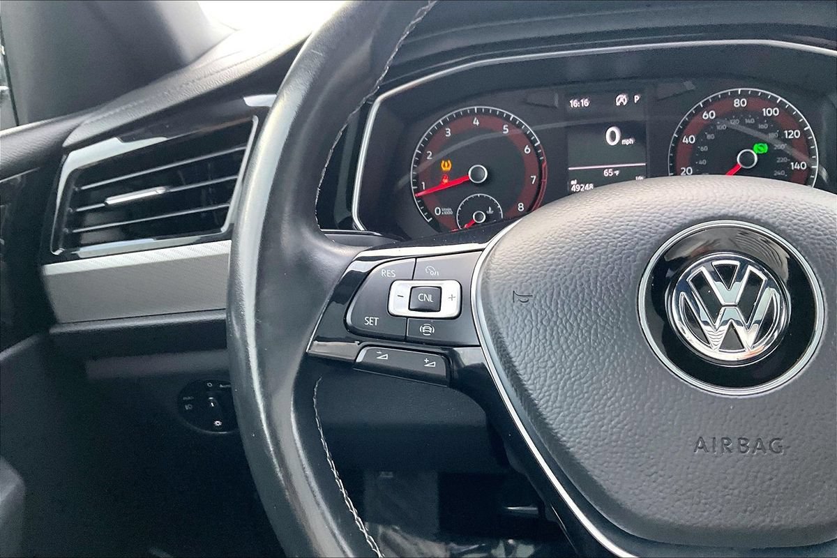 Used 2019 Volkswagen Jetta R-Line w/ R-Line Cold Weather Package FWD image 16