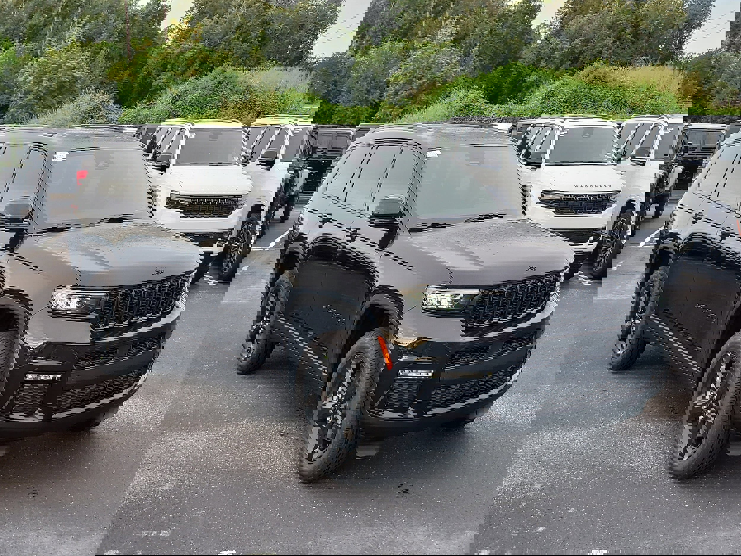 New 2025 Jeep Grand Cherokee L Limited w/ Black Appearance Package image 2