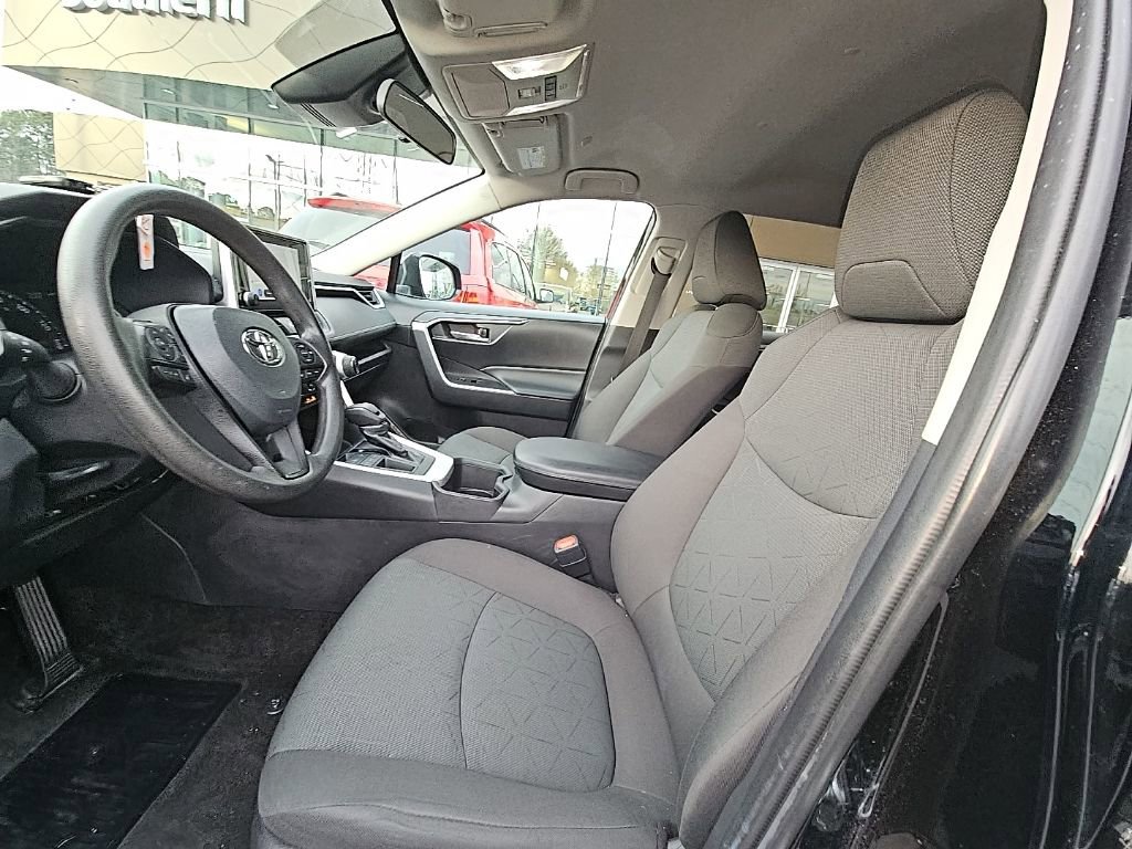 Used 2024 Toyota RAV4 XLE image 9
