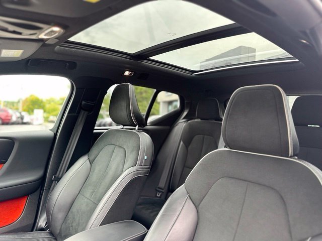 Used 2021 Volvo XC40 T5 R-Design AWD/4WD image 12