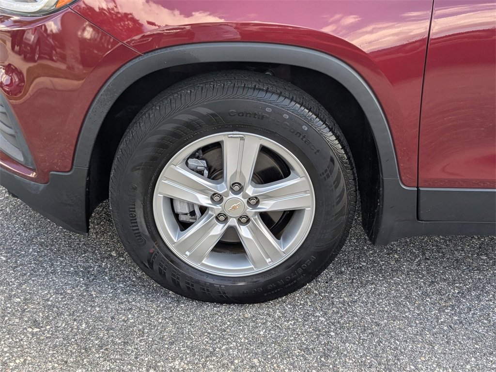 Certified 2022 Chevrolet Trax LT w/ LT Convenience Package image 10