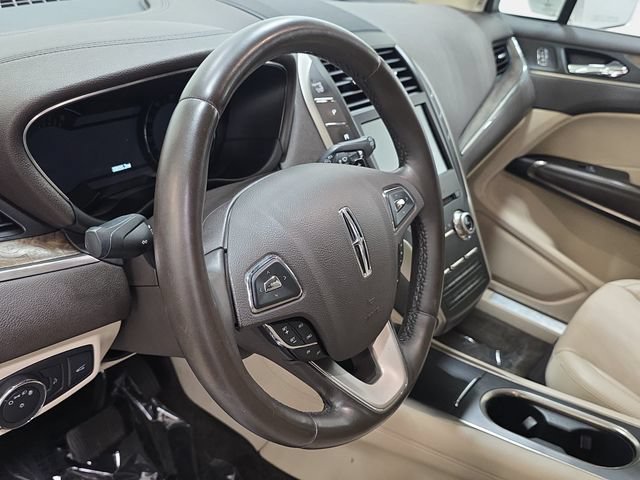 Used 2017 Lincoln MKC Reserve w/ Lincoln MKC Climate Package AWD/4WD image 12