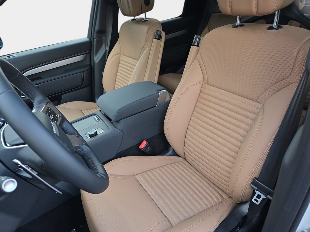 New 2026 Land Rover Discovery Limited Edition AWD/4WD image 15