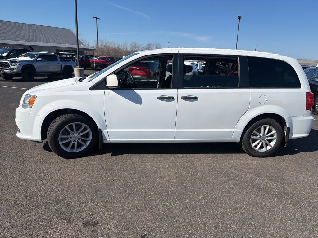 Used 2019 Dodge Grand Caravan SE w/ Mopar Premium Addition Group image 4