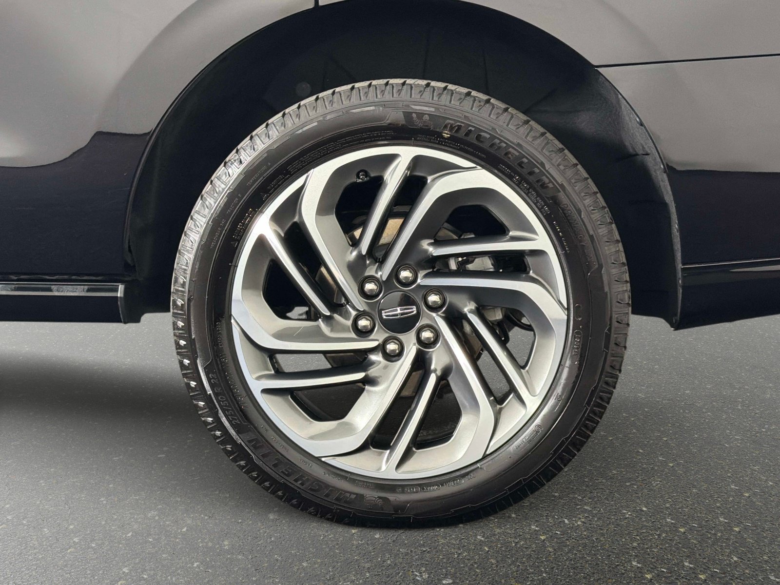 Used 2025 Lincoln Navigator Reserve AWD/4WD image 12