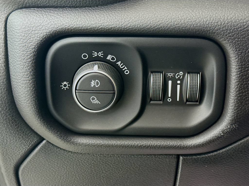 Used 2022 RAM 2500 Laramie AWD/4WD image 10