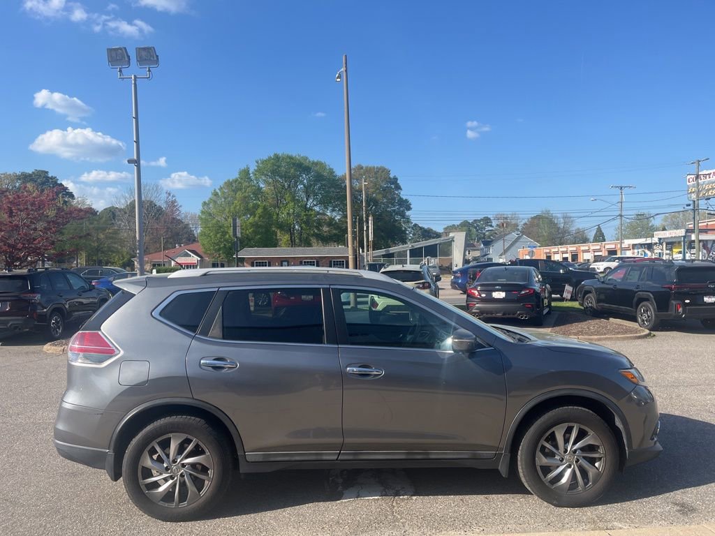 Used 2015 Nissan Rogue SL w/ SL Premium Package image 3