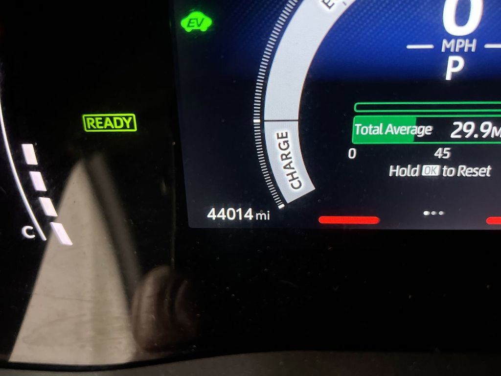 Used 2025 Toyota Camry SE FWD image 13