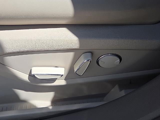 Used 2023 Lincoln Nautilus Reserve w/ Equipment Group 201A FWD image 22