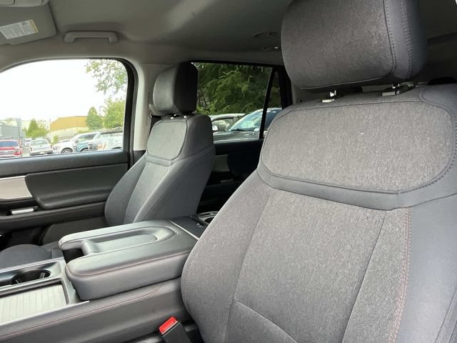 Used 2025 Ford Expedition Max Active AWD/4WD image 35