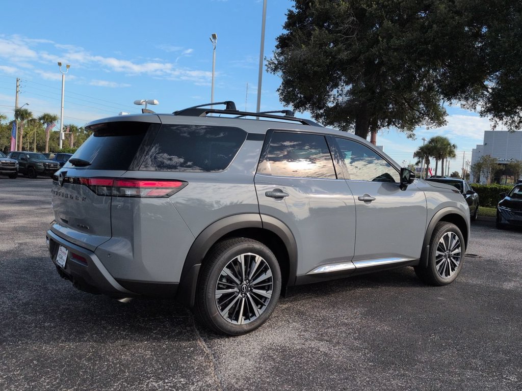 New 2026 Nissan Pathfinder Platinum FWD image 4