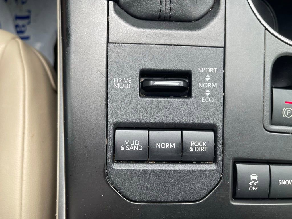 Used 2020 Toyota Highlander XLE image 44