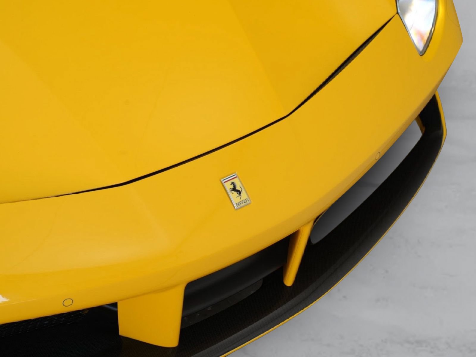 Used 2018 Ferrari 488 Spider RWD image 5