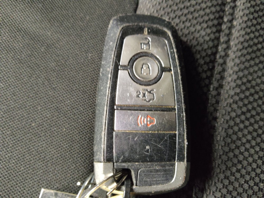 Used 2020 Ford Fusion SE FWD image 32