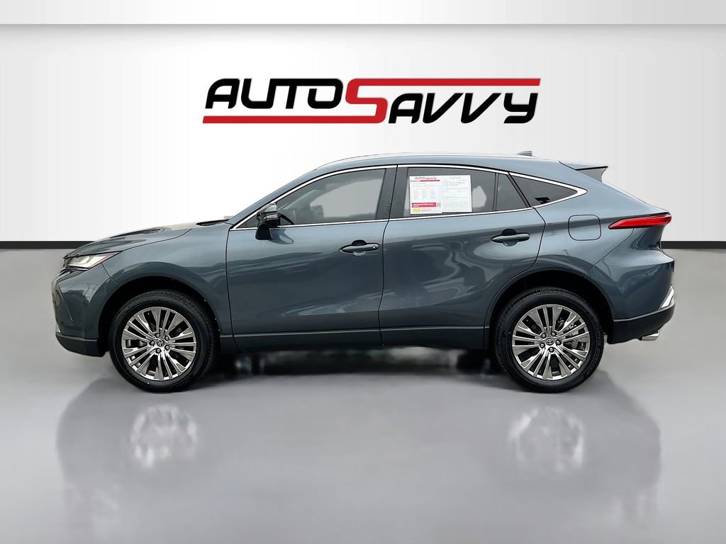 Used 2024 Toyota Venza XLE image 4