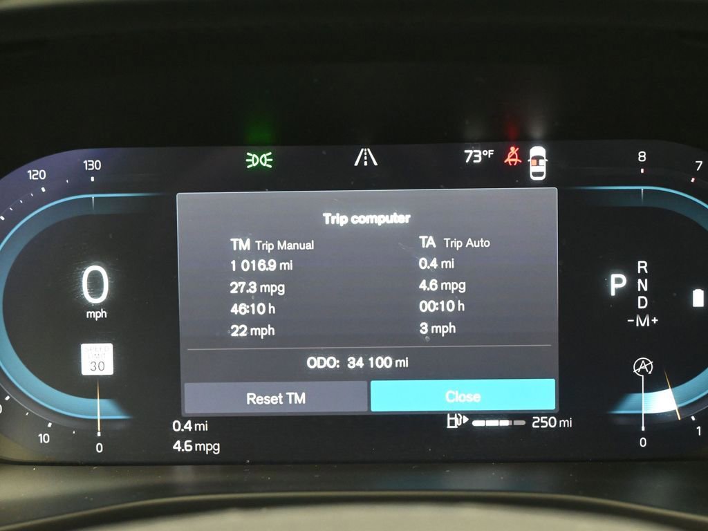 Certified 2023 Volvo XC40 B5 Ultimate w/ Protection Package image 14