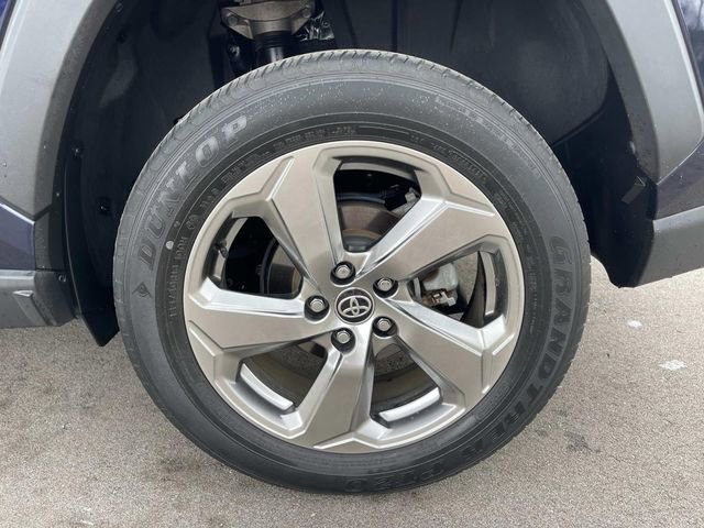Used 2021 Toyota RAV4 Limited image 11