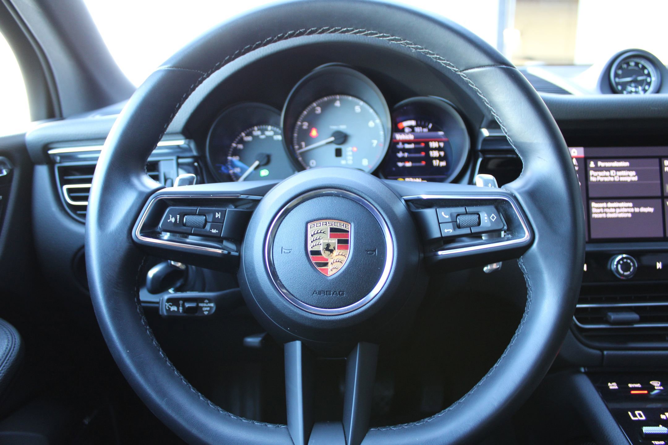 Certified 2023 Porsche Macan S image 16