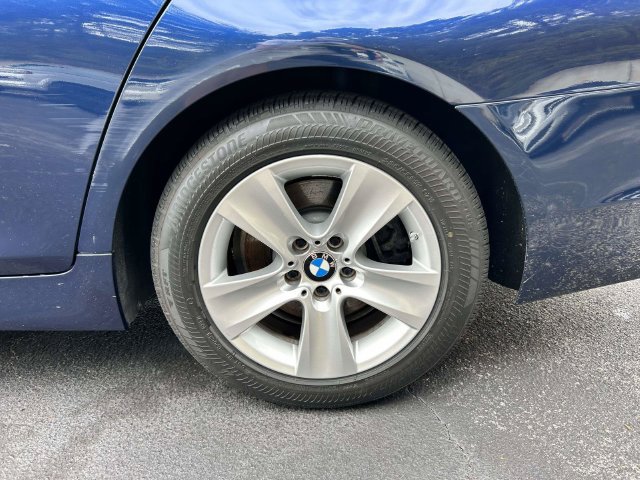 Used 2013 BMW 528i xDrive Sedan AWD/4WD image 3