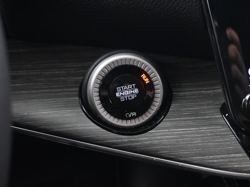 Used 2024 Jeep Wagoneer L Series II w/ Flexible Seating Group image 39