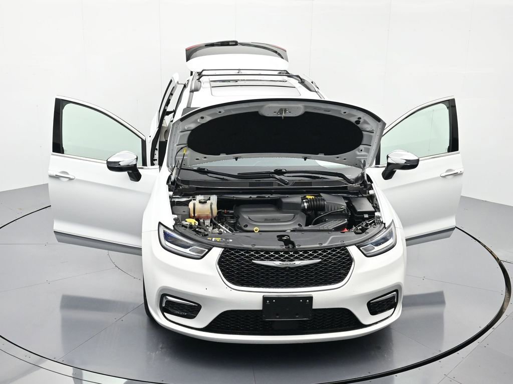 Used 2023 Chrysler Pacifica Limited image 46