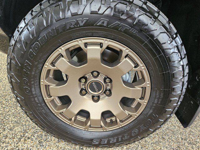 Used 2025 Toyota 4Runner Trailhunter AWD/4WD image 36