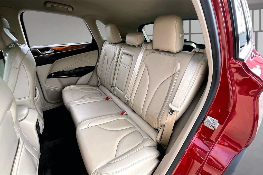 Used 2018 Lincoln MKC Select w/ Select Plus Package FWD image 26