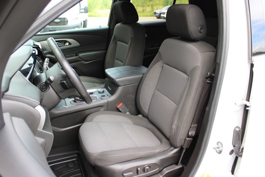 Used 2022 Chevrolet Traverse LT FWD image 12