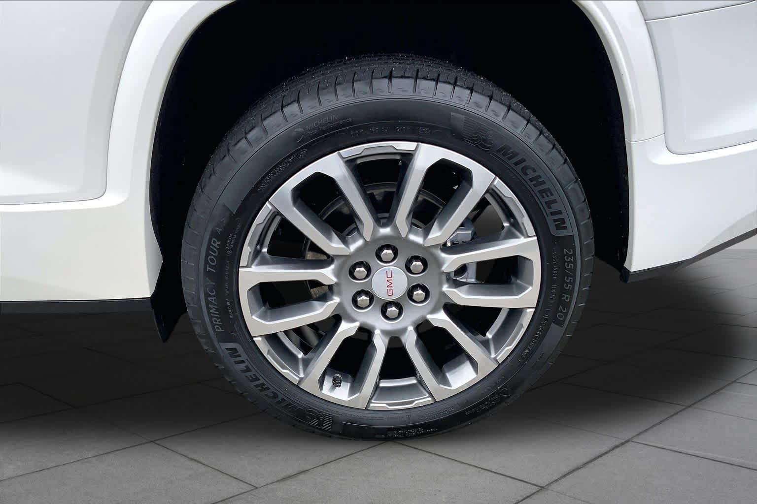 Used 2023 GMC Acadia Denali w/ Denali Technology Package AWD/4WD image 11