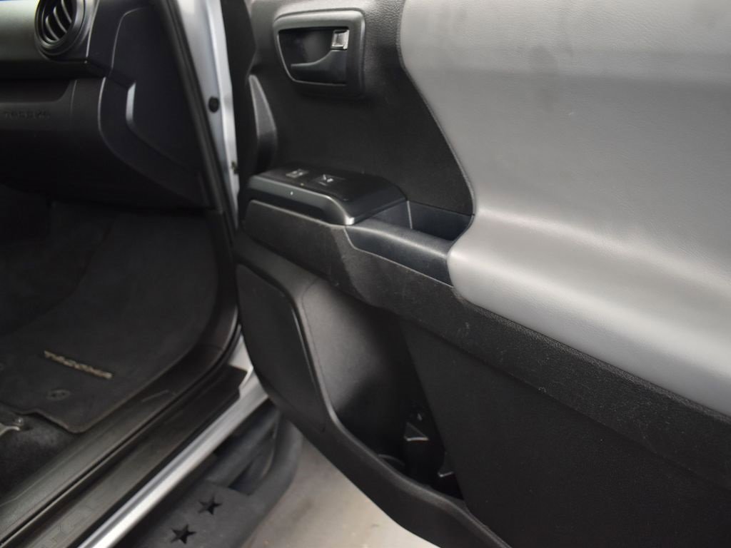 Used 2021 Toyota Tacoma SR image 14