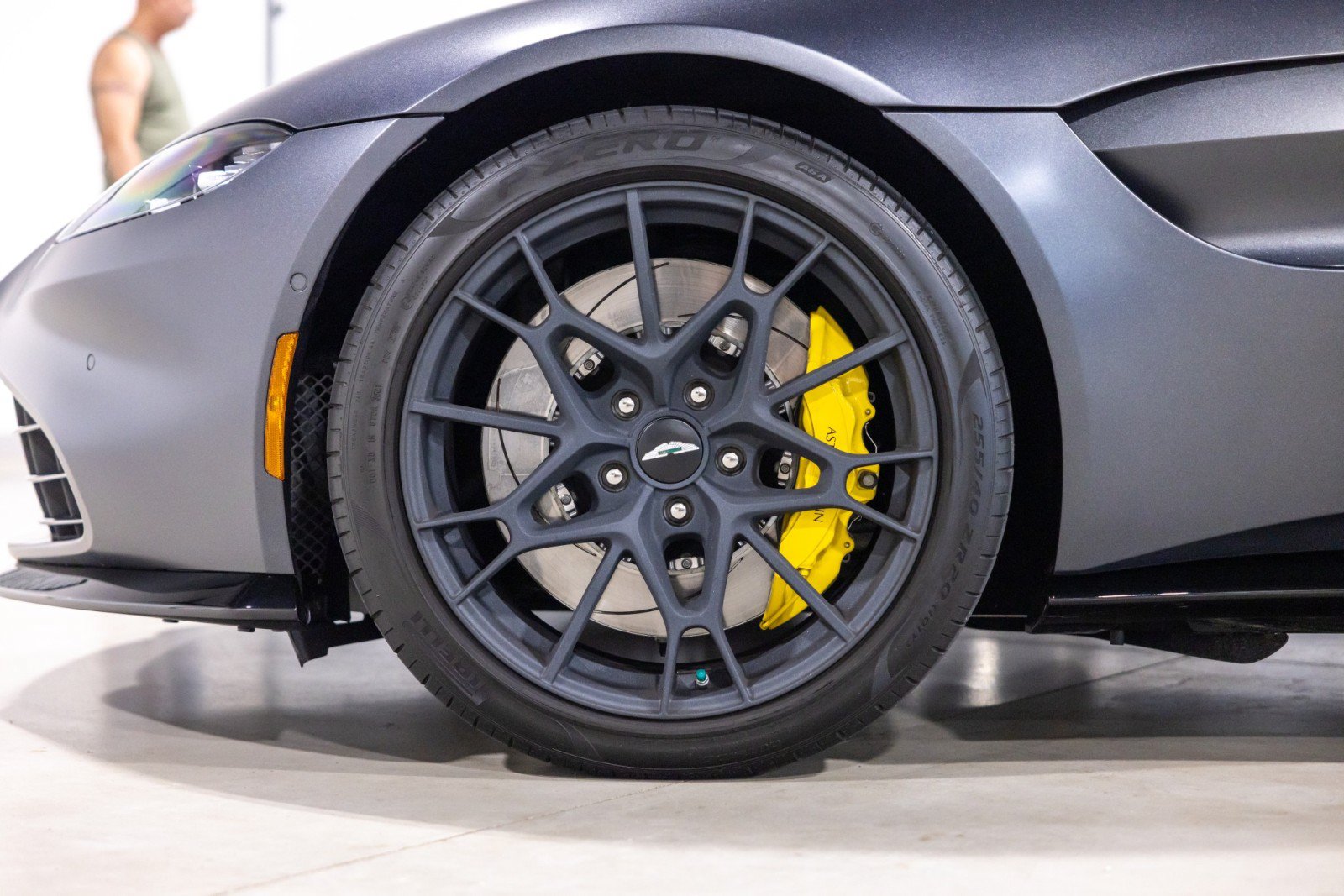 Used 2022 Aston Martin V8 Vantage Coupe RWD image 19