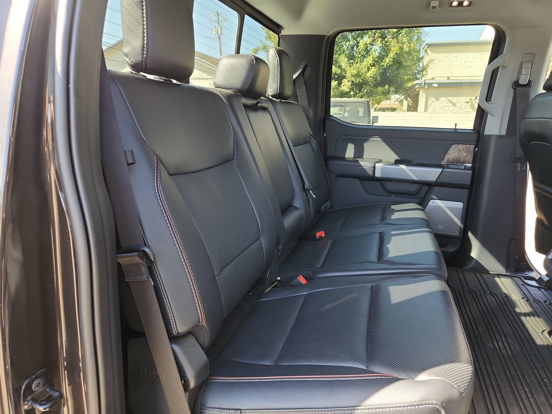 Used 2024 Ford F350 Lariat AWD/4WD image 27