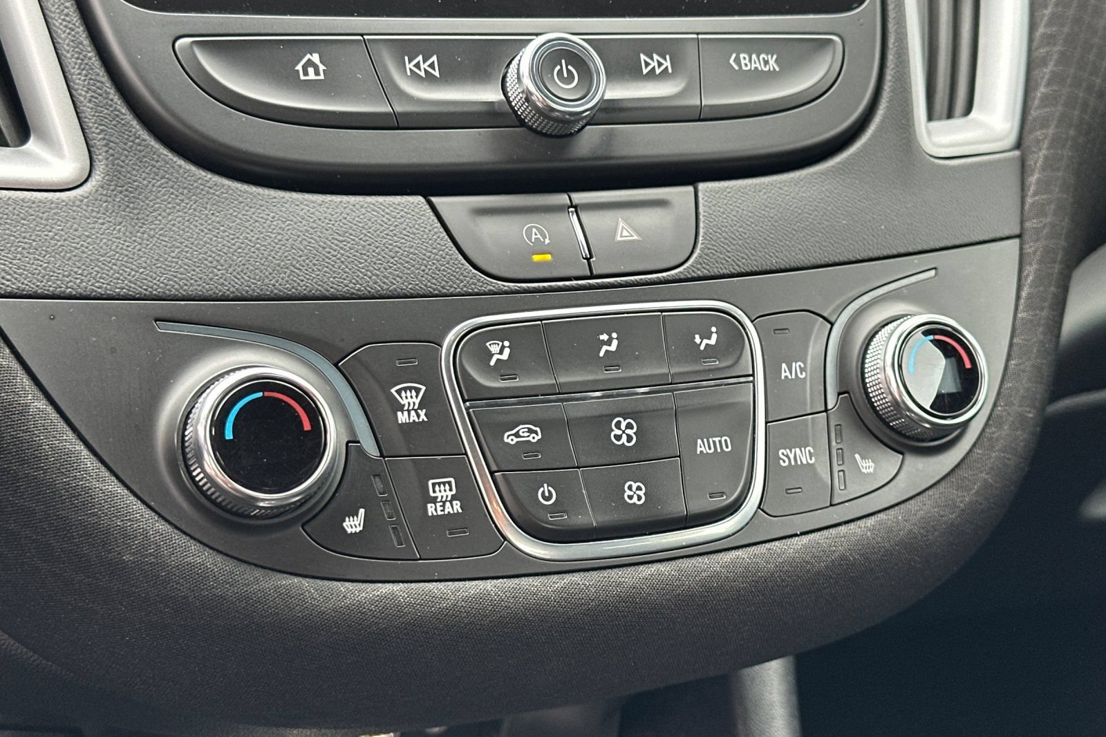 Used 2023 Chevrolet Malibu LT FWD image 20