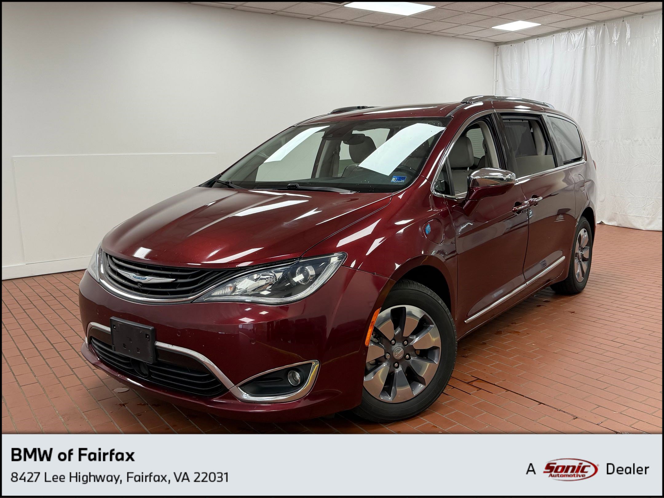 Used 2018 Chrysler Pacifica Limited w/ Advanced Safetytec Group image 1