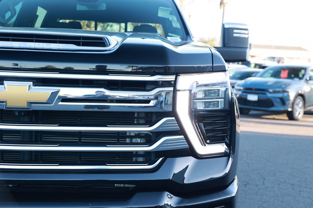 Used 2024 Chevrolet Silverado 2500 High Country AWD/4WD image 5