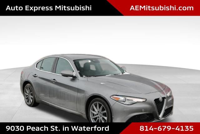 Used 2017 Alfa Romeo Giulia AWD image 1