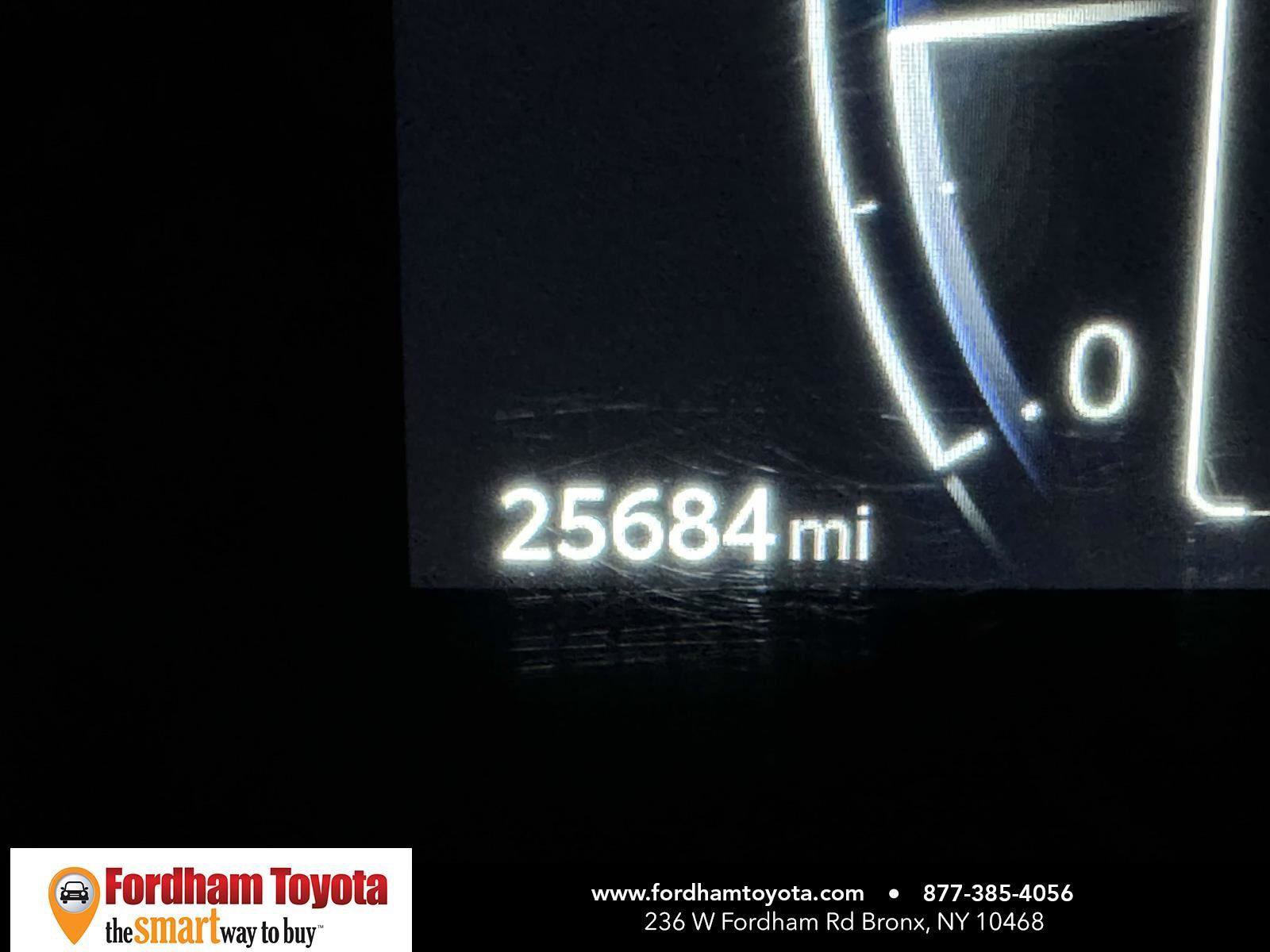 Used 2025 Toyota Corolla Cross XLE image 34