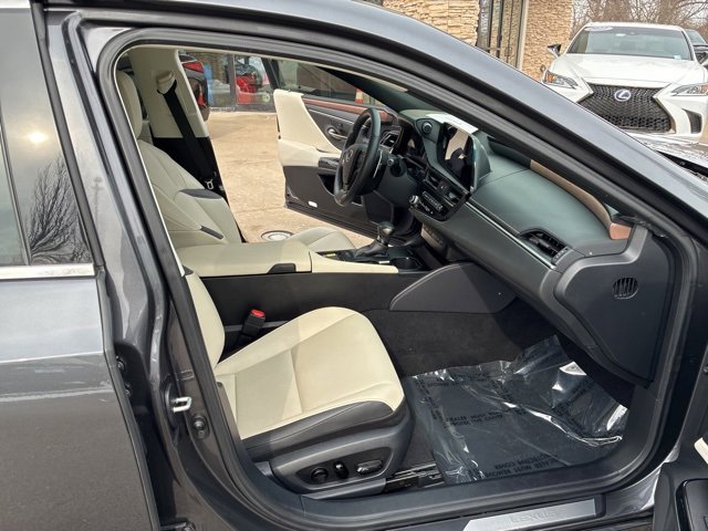 Used 2024 Lexus ES 350 w/ Premium Package image 13