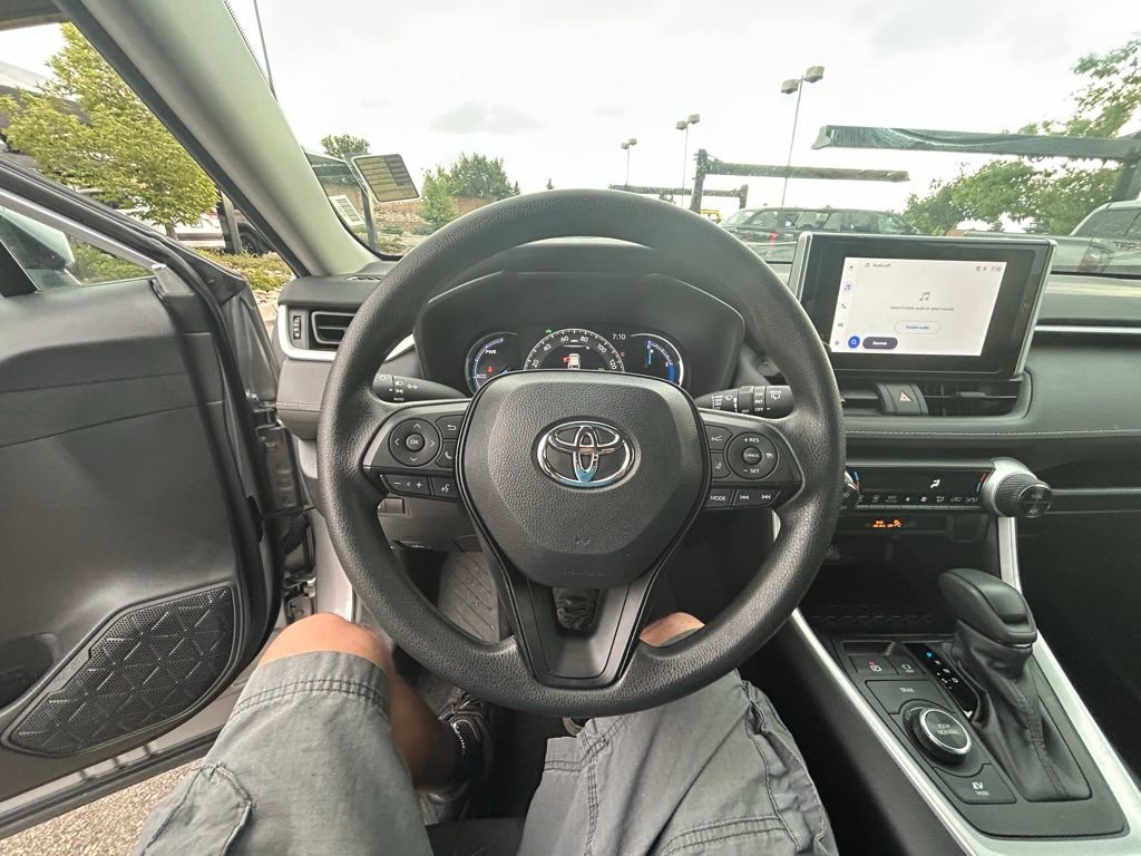 Used 2024 Toyota RAV4 XLE image 17