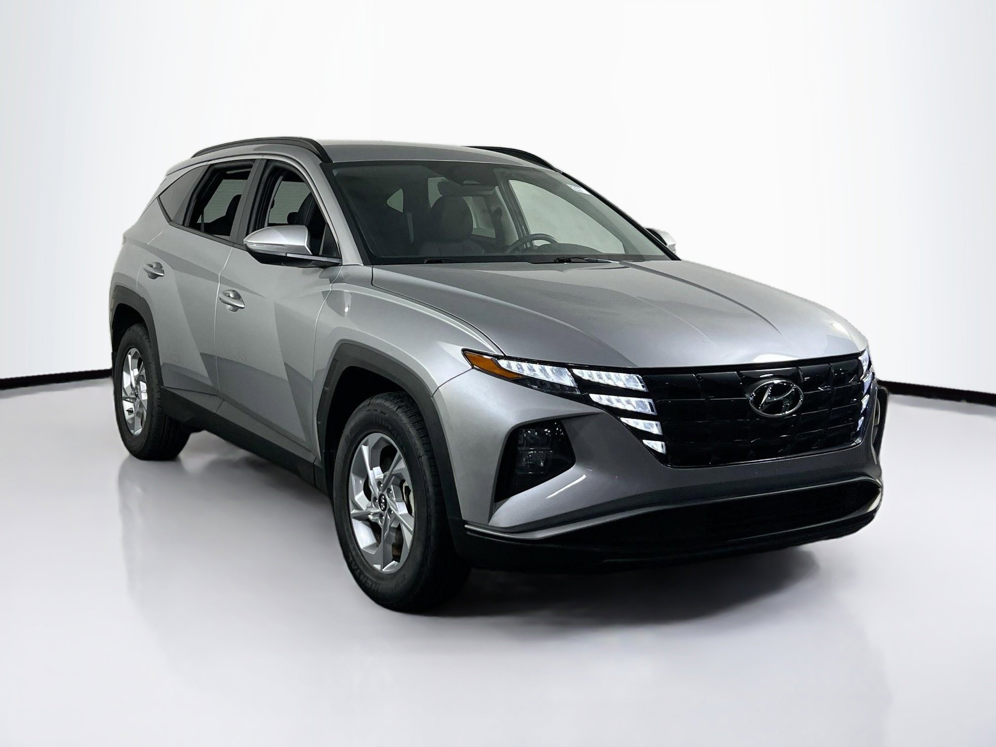 Used 2022 Hyundai Tucson SEL w/ Cargo Package image 3